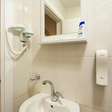 Blue Mosq- Three Storey Detached *