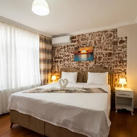 Blue Mosq- Three Storey Detached