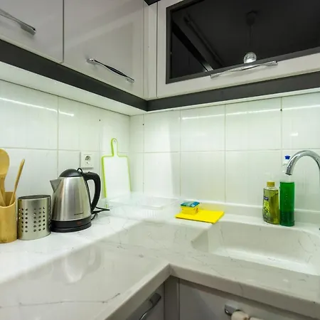 Blue Mosq- Three Storey Detached Istambul