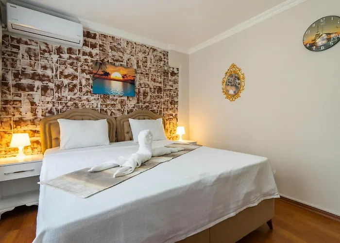 Blue Mosq- Three Storey Detached Villa *