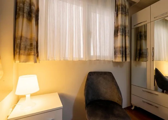 Blue Mosq- Three Storey Detached Villa Istambul