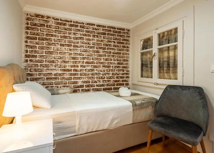 Blue Mosq- Three Storey Detached * Istambul