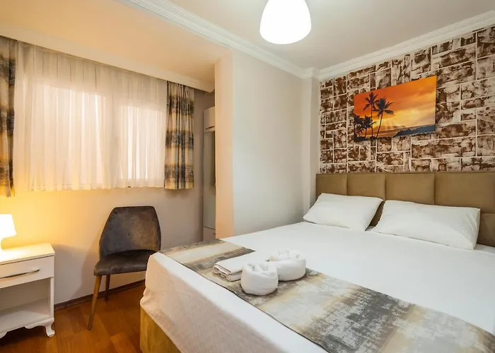 Blue Mosq- Three Storey Detached *