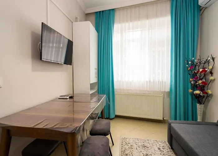 Blue Mosq- Three Storey Detached