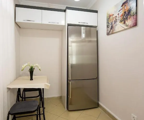 Blue Mosq- Three Storey Detached