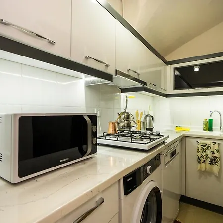 Blue Mosq- Three Storey Detached 빌라 이스탄불