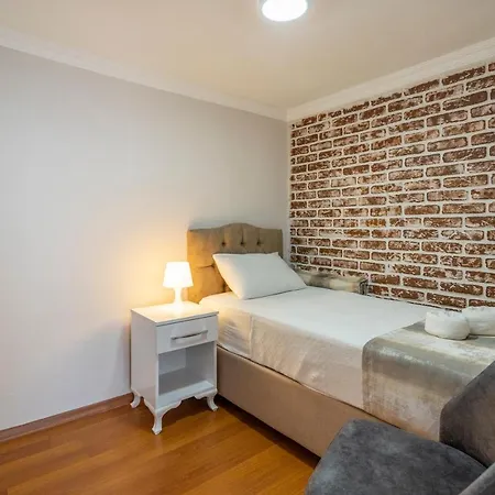 Villa Blue Mosq- Three Storey Detached *